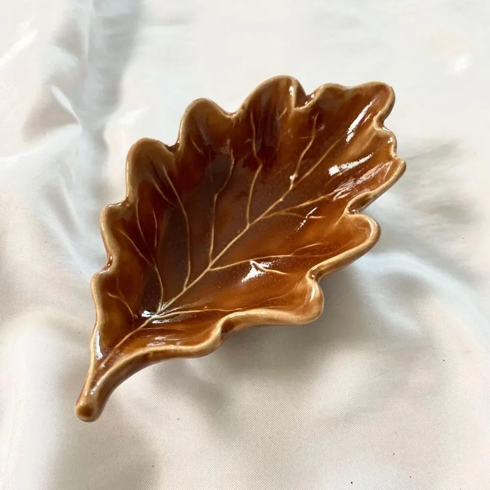 VIETRI Made in Italy Hand Painted Signed Brown Ceramic Oak Leaf Dish